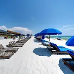 Gorgeous Oceanfront Condo With Bbq